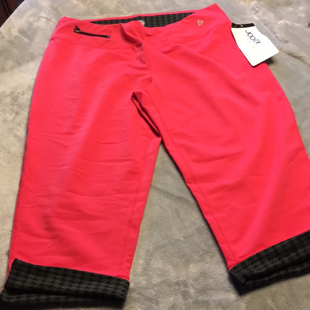 NWT Jockey Person to Person Coral Capri Pant L